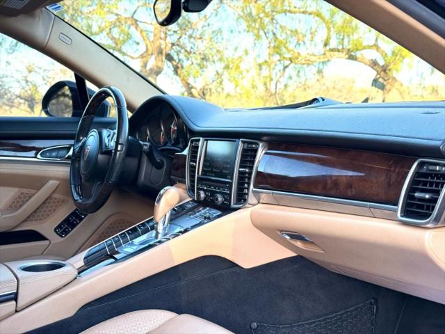 2016 Porsche Panamera S