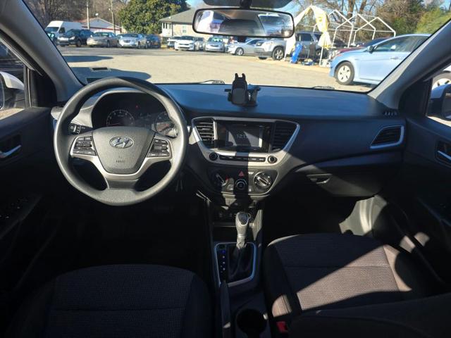 2020 Hyundai Accent SE