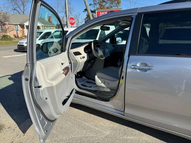 2012 Toyota Sienna XLE 7 Passenger