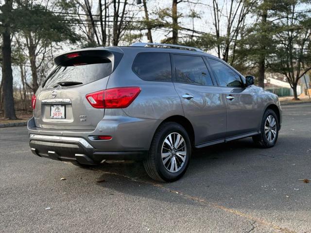 2017 Nissan Pathfinder SV