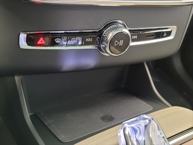 2026 Volvo XC90 Plus, B6 AWD Gas (mild hybrid), Gasoline, Bright, 7 Seats