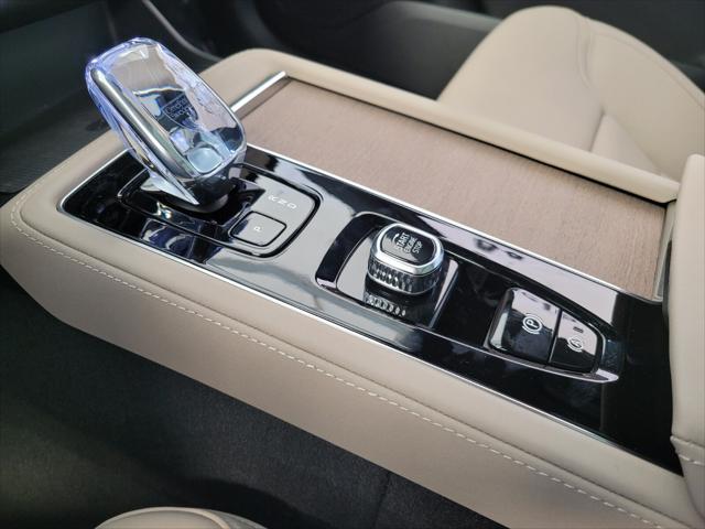 2026 Volvo XC90 Plus, B6 AWD Gas (mild hybrid), Gasoline, Bright, 7 Seats