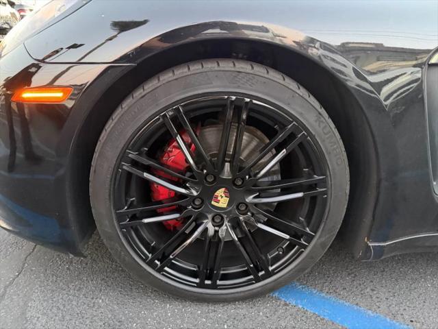 2015 Porsche Panamera 4