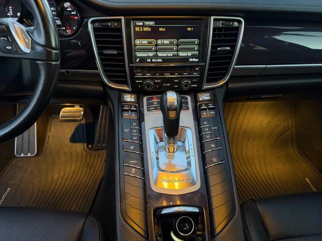 2015 Porsche Panamera 4