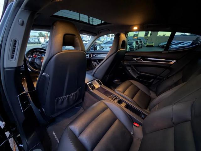 2015 Porsche Panamera 4