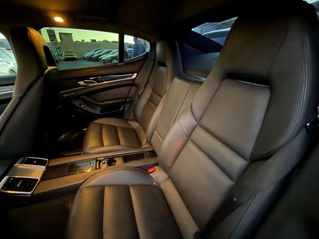 2015 Porsche Panamera 4