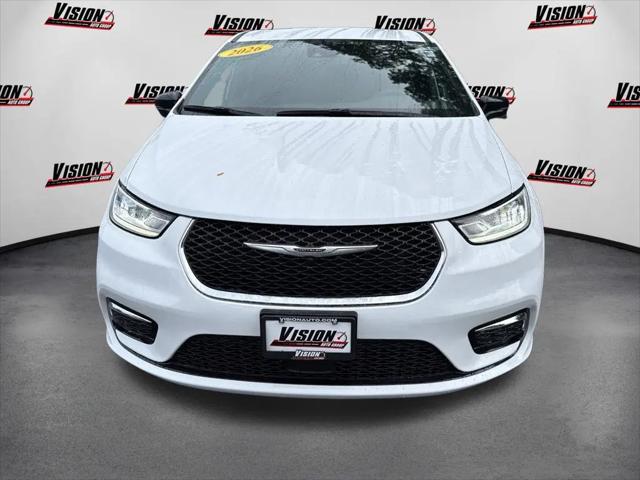2026 Chrysler Pacifica Select AWD