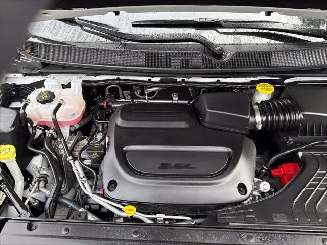 2026 Chrysler Pacifica Select AWD