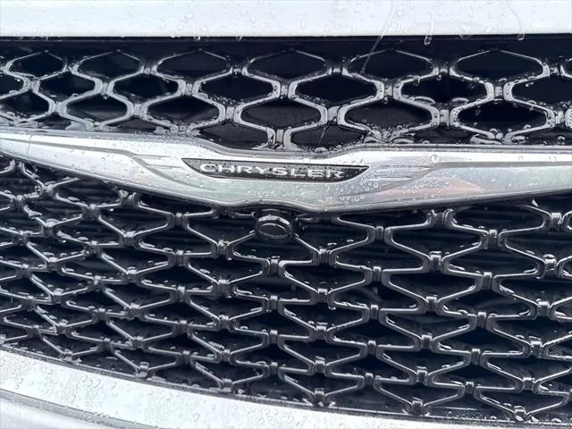 2026 Chrysler Pacifica Select AWD