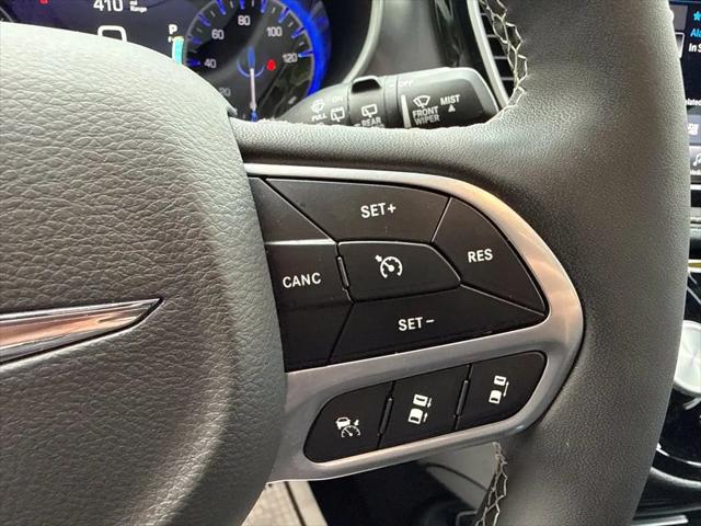 2026 Chrysler Pacifica Select AWD