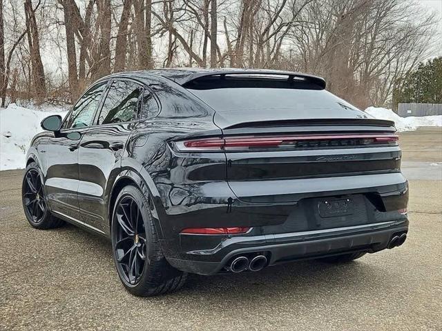 2024 Porsche Cayenne E-Hybrid Turbo