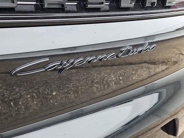 2024 Porsche Cayenne E-Hybrid Turbo