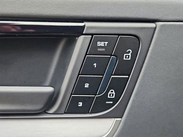 2024 Porsche Cayenne E-Hybrid Turbo