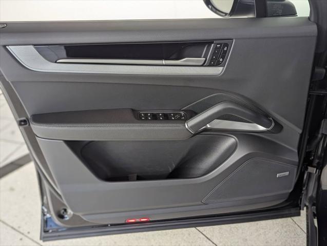 2026 Porsche Cayenne E-Hybrid Unknown