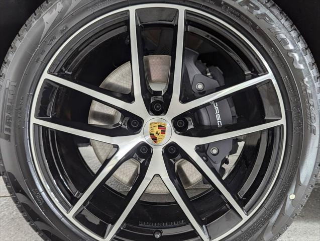 2026 Porsche Macan Unknown