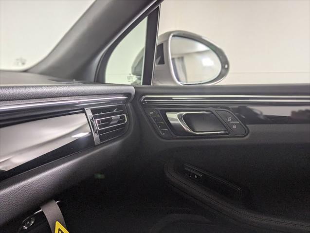 2026 Porsche Macan Unknown