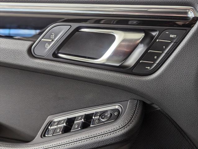 2026 Porsche Macan Unknown