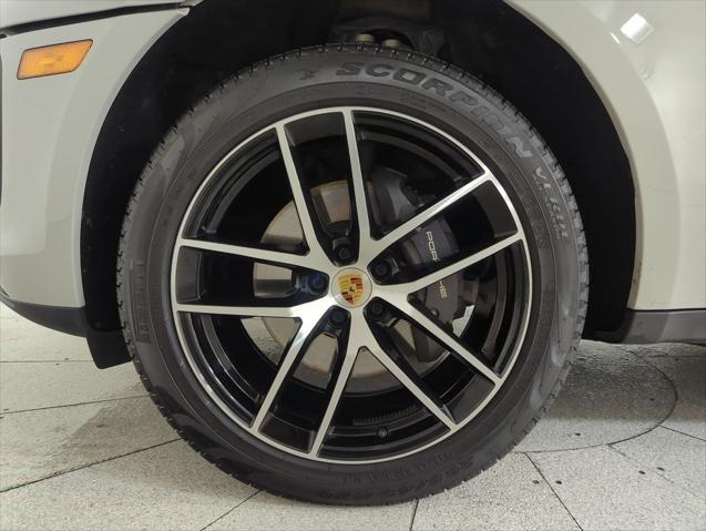 2026 Porsche Macan Unknown