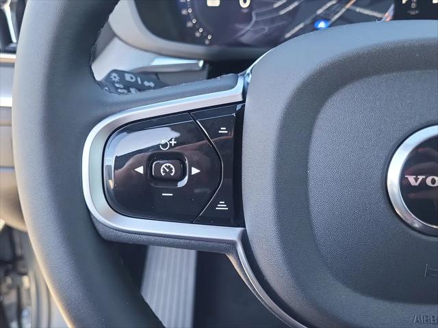 2026 Volvo XC60 B5 Ultra Black Edition