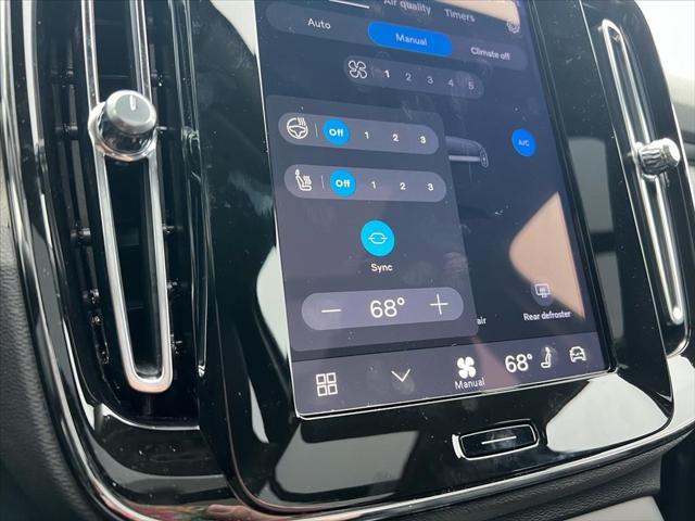 2026 Volvo XC40 Plus, B5 AWD Gas (mild hybrid), Dark