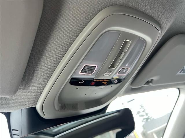2026 Volvo XC40 Plus, B5 AWD Gas (mild hybrid), Dark