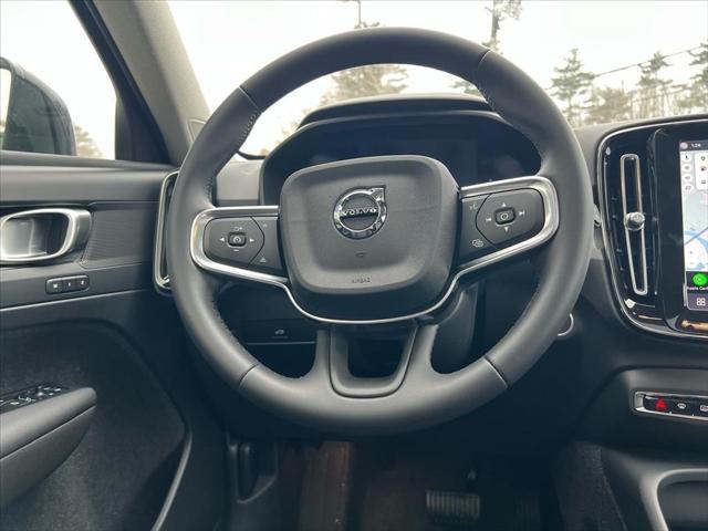 2026 Volvo XC40 Plus, B5 AWD Gas (mild hybrid), Dark