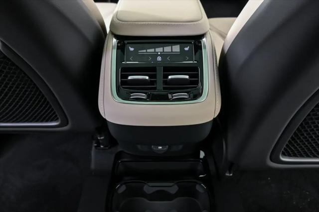 2026 Volvo XC90 Plus, B6 AWD Gas (mild hybrid), Gasoline, Bright, 6 Seats
