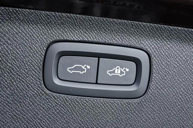 2026 Volvo XC90 Plus, B6 AWD Gas (mild hybrid), Gasoline, Bright, 6 Seats