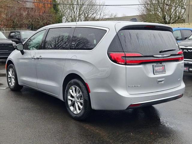 2026 Chrysler Pacifica Select AWD