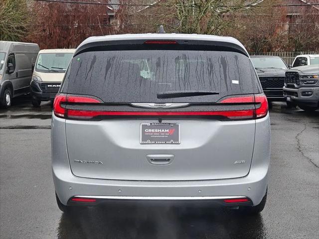 2026 Chrysler Pacifica Select AWD
