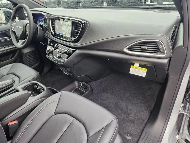 2026 Chrysler Pacifica Select AWD
