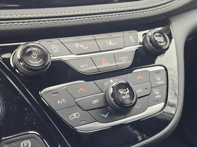 2026 Chrysler Pacifica Select AWD