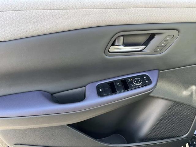2026 Nissan LEAF PLATINUM+