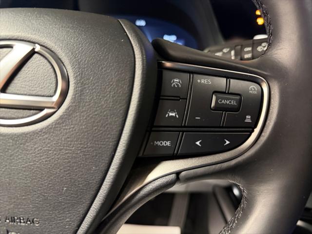 2025 Lexus 300 F SPORT Design