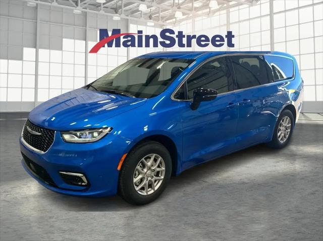 2026 Chrysler Pacifica Select for sale in Lansing, KS