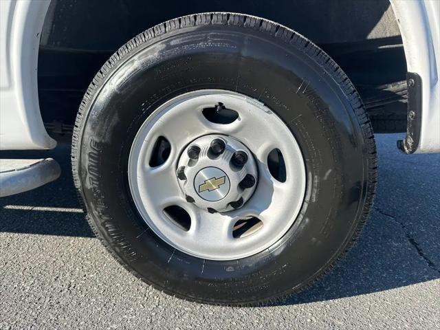 2024 Chevrolet Express Cargo Van RWD 2500 Regular Wheelbase WT