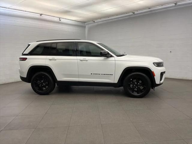 2026 Jeep Grand Cherokee Altitude 4x4