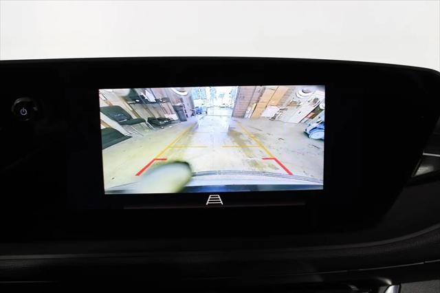 2025 Buick NV Preferred FWD