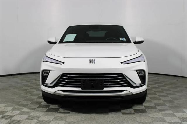 2025 Buick NV Preferred FWD