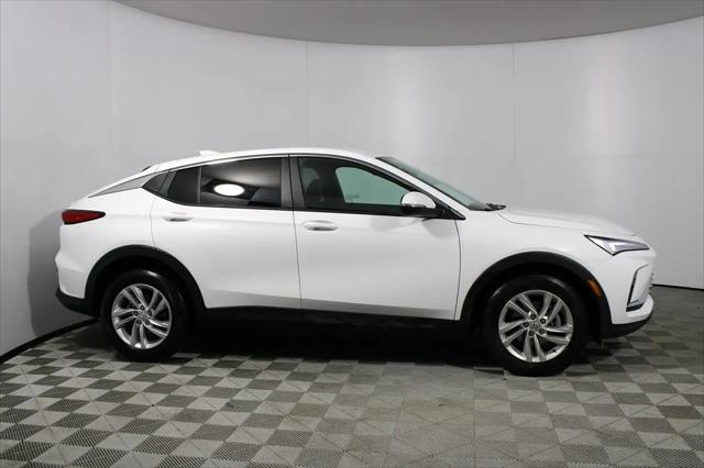 2025 Buick NV Preferred FWD