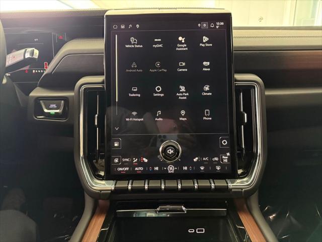 2025 GMC Yukon 4WD Denali