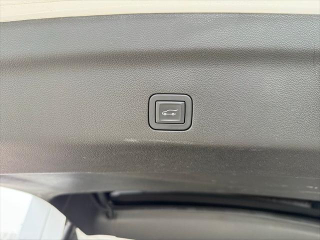 2025 GMC Yukon 4WD Denali