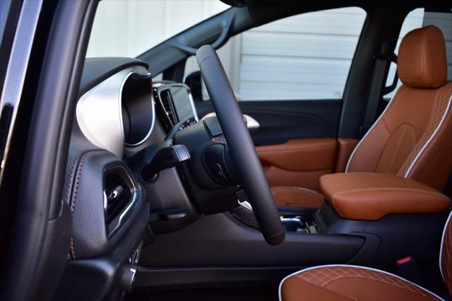 2026 Chrysler Pacifica Pinnacle AWD