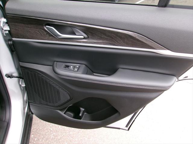 2026 Jeep Grand Cherokee Altitude 4x4