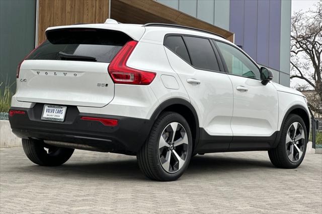 2026 Volvo XC40 Plus, B5 AWD Gas (mild hybrid), Dark