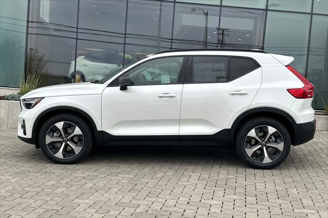 2026 Volvo XC40 Plus, B5 AWD Gas (mild hybrid), Dark