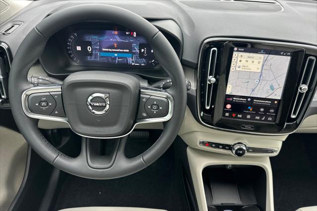 2026 Volvo XC40 Plus, B5 AWD Gas (mild hybrid), Dark