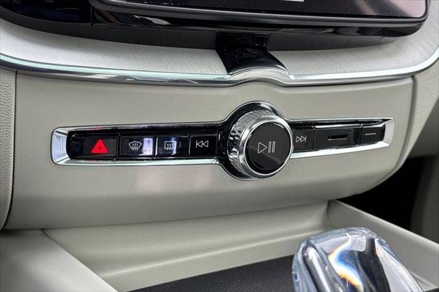 2026 Volvo XC60 B5 Ultra