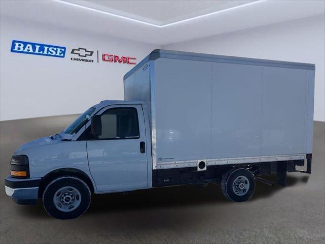 2025 GMC Savana Cutaway Work Van