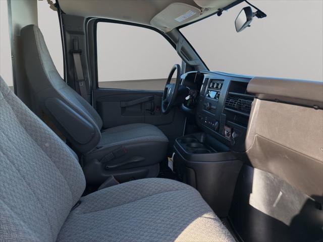 2025 GMC Savana Cutaway Work Van